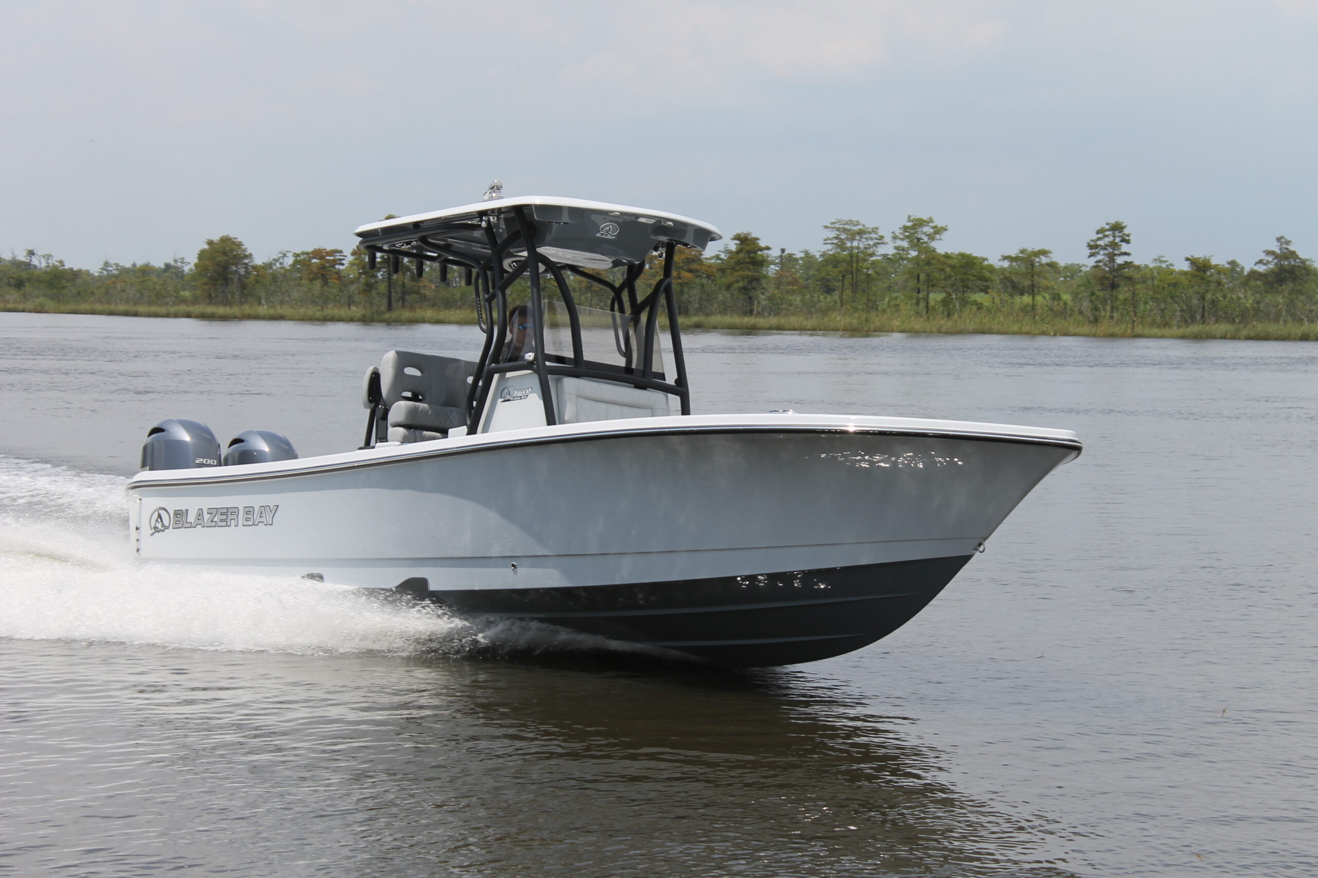 Center Console vs Bay Boat: Which Fits You?